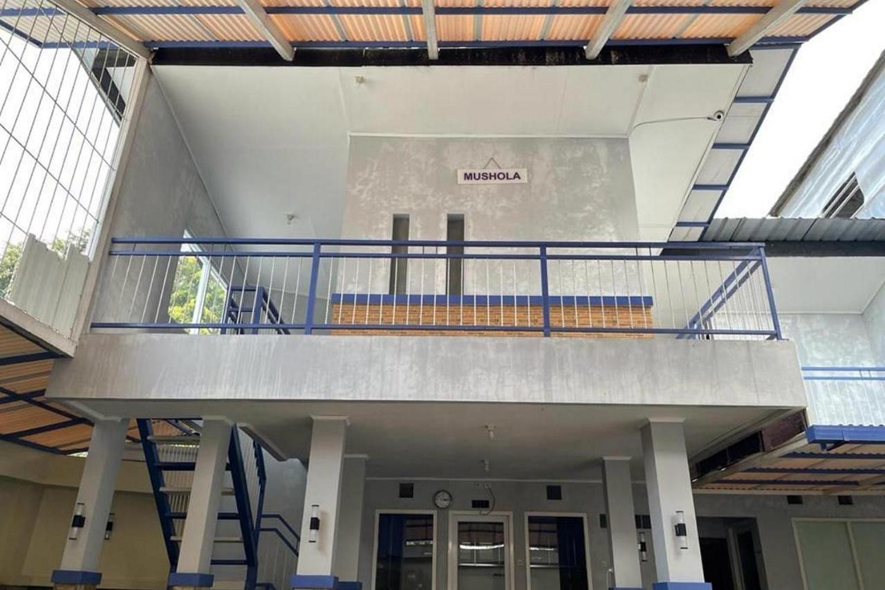 Villa Syariah Citeko Mitra Reddoorz Bogor Exterior foto